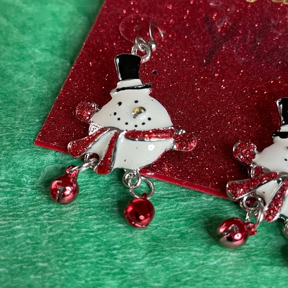 Charming Snowman Earrings in White and Black - Picture 4 of 13